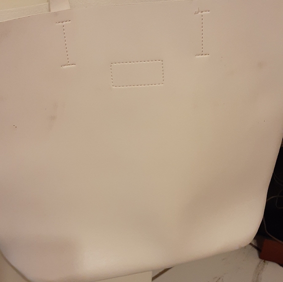 White purse - Picture 4 of 8
